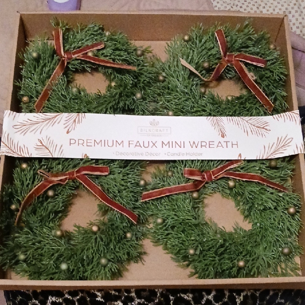 Elegant! ⚜️Craft Festive Green and Gold Mini Wreath Set Of 4 ✨️